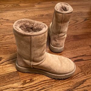 Uggs size 6 mustard seed